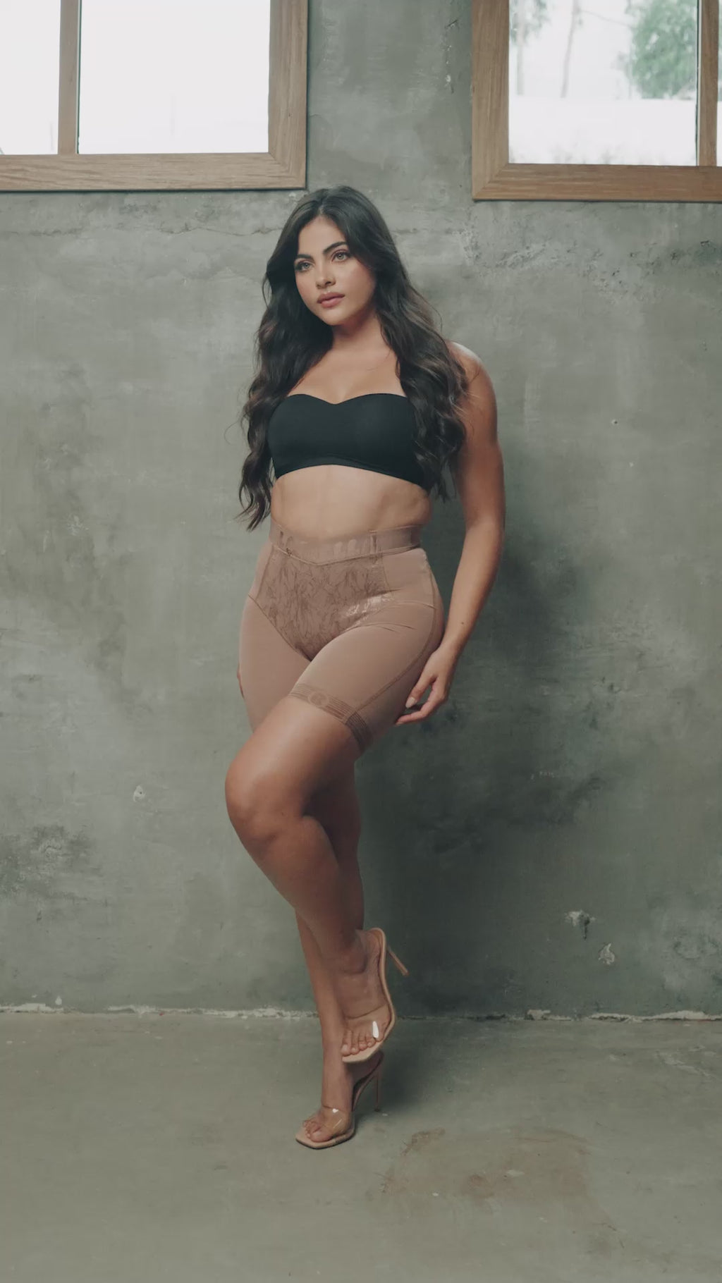 Soy Paz – Panty Short Moldeador con Encaje Media Pierna a la Cintura | Labella Majesty