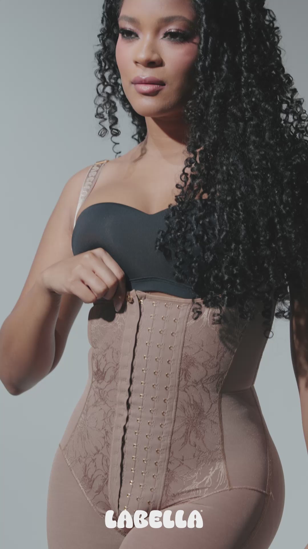 Soy Abundancia – Faja Espalda Alta Short Corto con Encaje y 4 Niveles de Ajuste | Labella Majesty