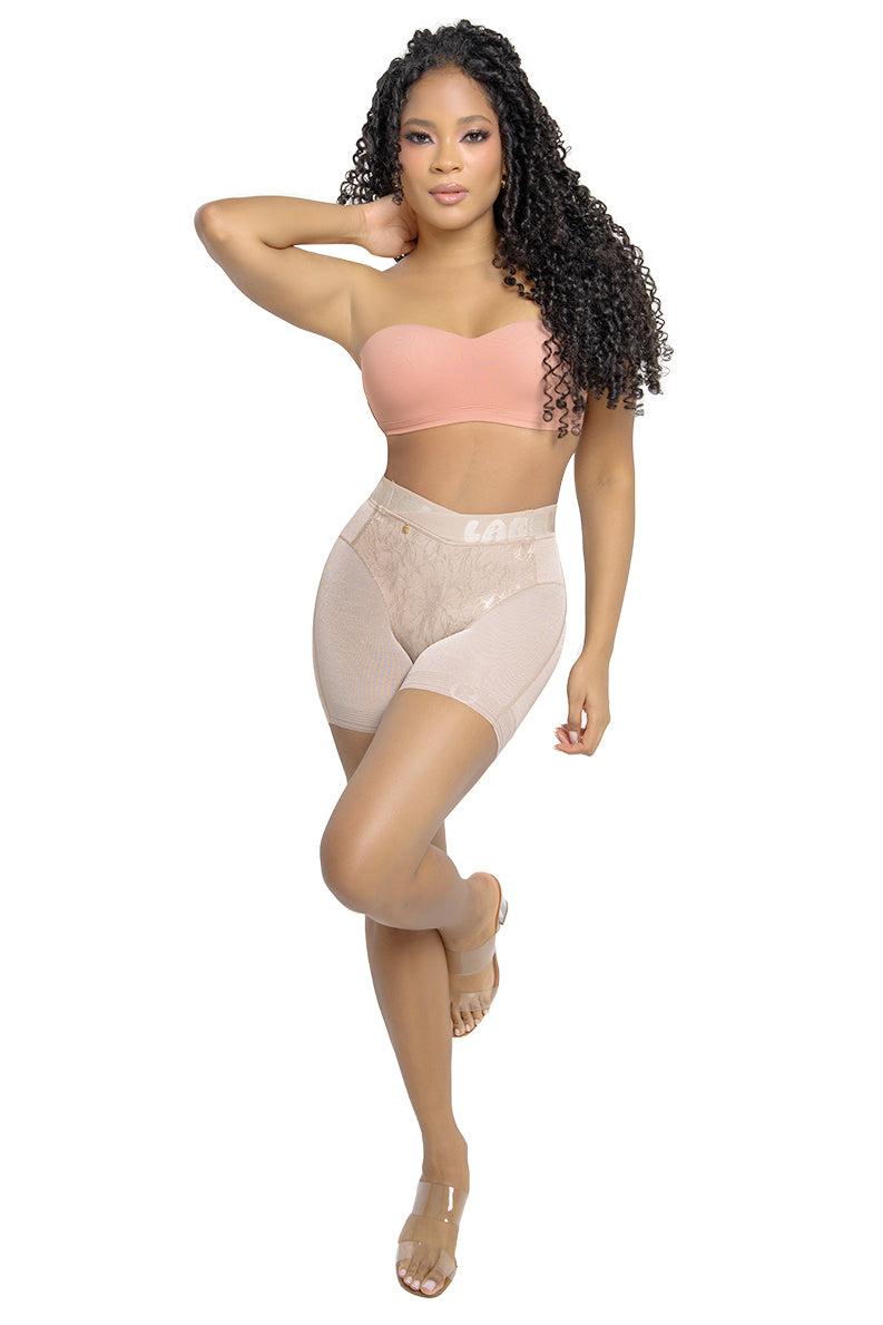 SS5301 SHORT MAJESTY CORTO TALLE MEDIO CON BLONDA REALCE ULTRASKIN